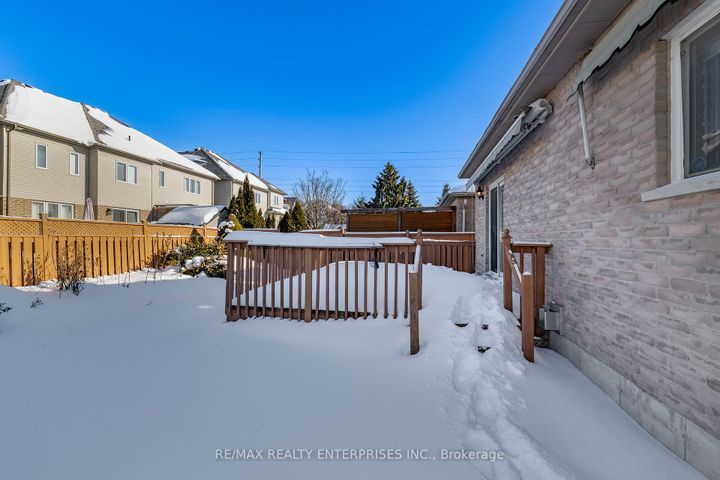 Photo 28 at 802 Coldstream Drive, Samac, Oshawa