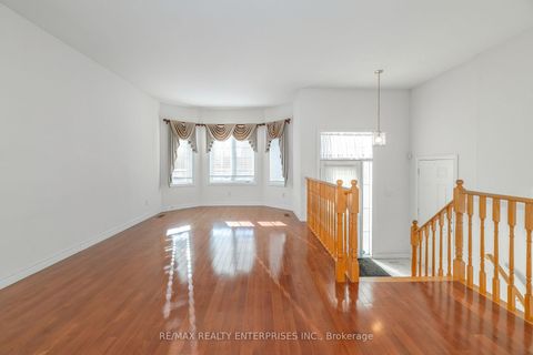 Photo 3 at 802 Coldstream Drive, Samac, Oshawa