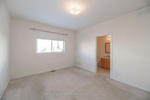 Photo 11 at 802 Coldstream Drive, Samac, Oshawa