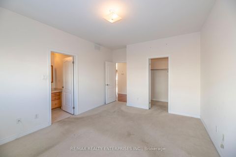 Photo 12 at 802 Coldstream Drive, Samac, Oshawa