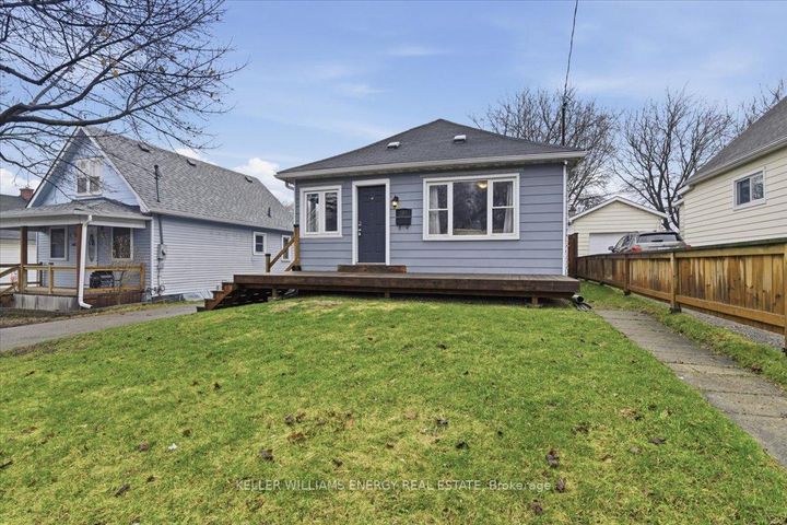 Photo 3 at 469 Montrave Avenue, Vanier, Oshawa
