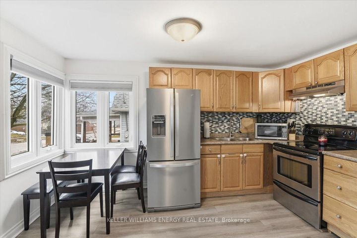 Photo 12 at 469 Montrave Avenue, Vanier, Oshawa