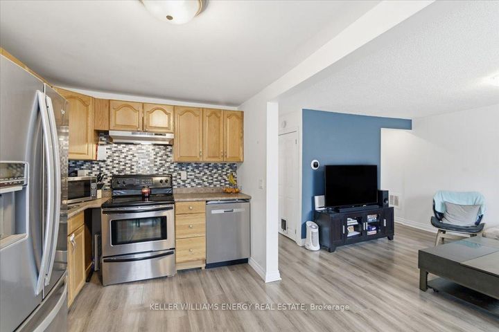 Photo 13 at 469 Montrave Avenue, Vanier, Oshawa