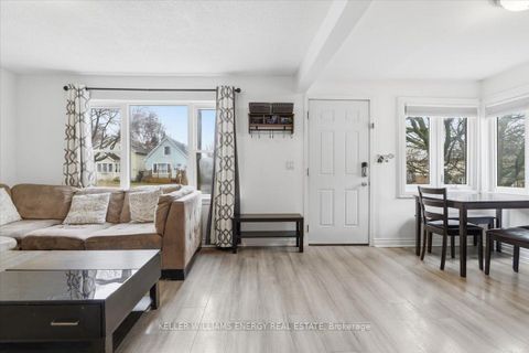 Photo 6 at 469 Montrave Avenue, Vanier, Oshawa