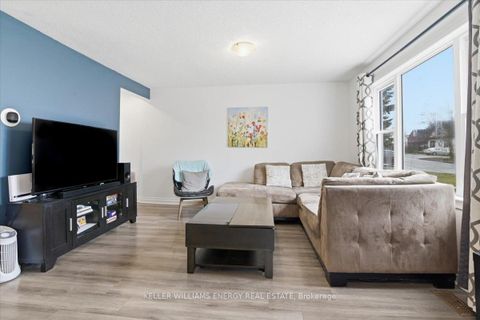 Photo 8 at 469 Montrave Avenue, Vanier, Oshawa