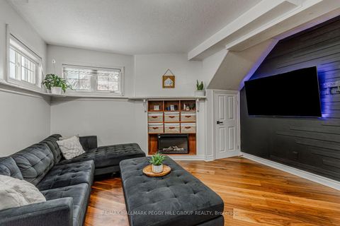 Photo 7 at 121 Sovereign's Gate, Shore, Barrie