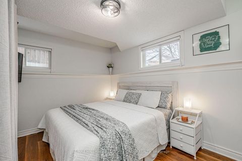 Photo 8 at 121 Sovereign's Gate, Shore, Barrie