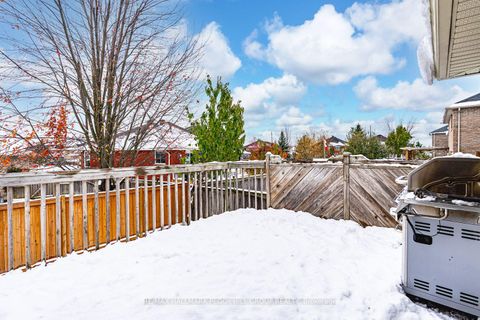 Photo 12 at 121 Sovereign's Gate, Shore, Barrie