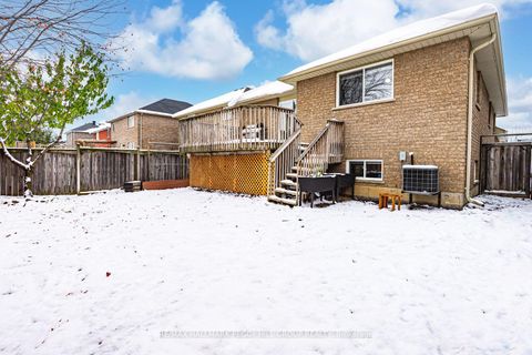 Photo 13 at 121 Sovereign's Gate, Shore, Barrie