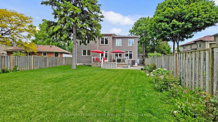 Photo 3 at 177 Newton Drive, Newtonbrook East, Toronto