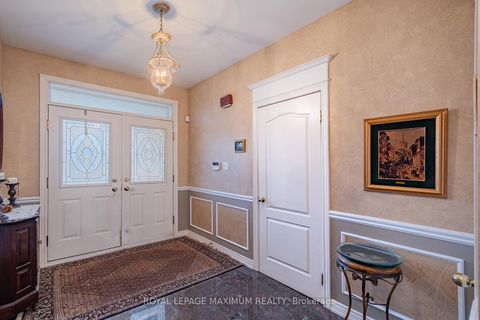 Photo 2 at 14 Mustang Road, Maple, Vaughan