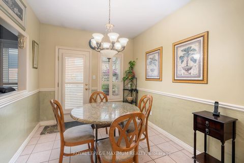 Photo 8 at 14 Mustang Road, Maple, Vaughan