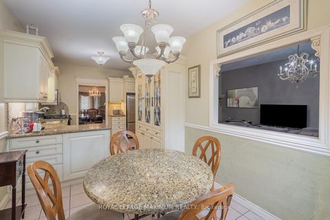 Photo 11 at 14 Mustang Road, Maple, Vaughan