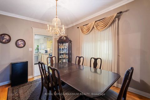 Photo 15 at 14 Mustang Road, Maple, Vaughan