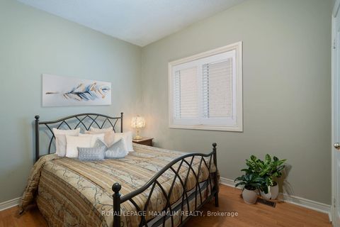 Photo 19 at 14 Mustang Road, Maple, Vaughan