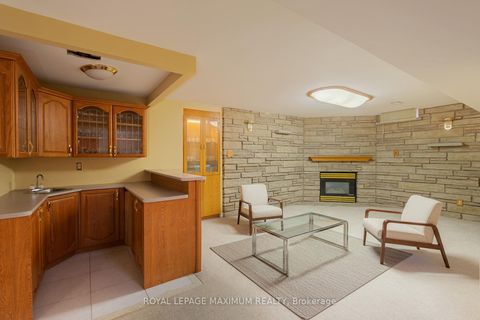 Photo 24 at 14 Mustang Road, Maple, Vaughan