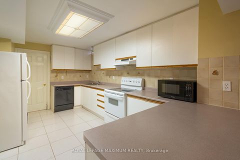 Photo 30 at 14 Mustang Road, Maple, Vaughan