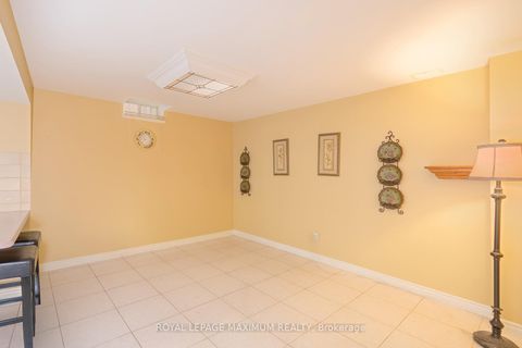 Photo 31 at 14 Mustang Road, Maple, Vaughan