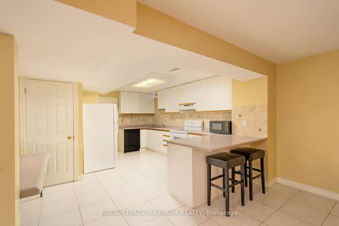 Photo 33 at 14 Mustang Road, Maple, Vaughan