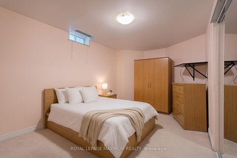 Photo 36 at 14 Mustang Road, Maple, Vaughan