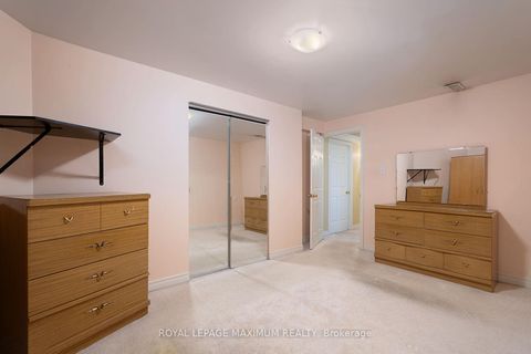 Photo 37 at 14 Mustang Road, Maple, Vaughan