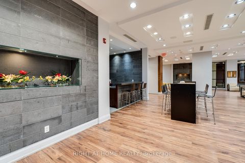 Photo 29 at 1713 - 310 Burnhamthorpe Road W, City Centre, Mississauga