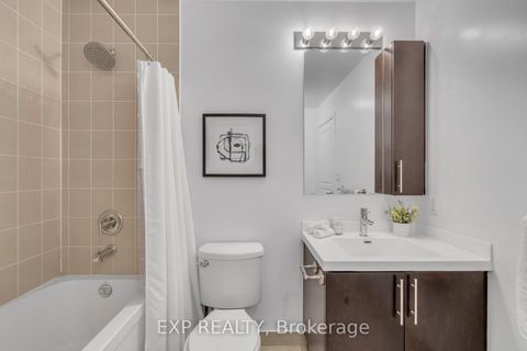 Photo 13 at 2021 - 352 Front Street W, Waterfront Communities C1, Toronto