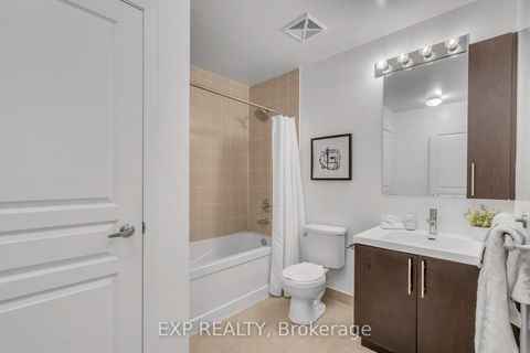 Photo 14 at 2021 - 352 Front Street W, Waterfront Communities C1, Toronto