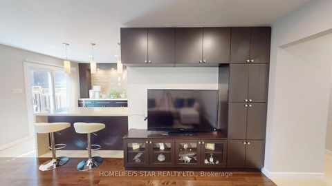 Photo 5 at 42 PILKINGTON Crescent, Brownridge, Vaughan