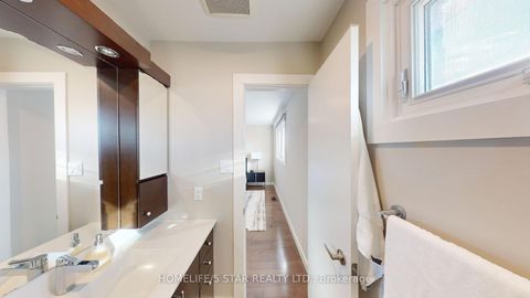 Photo 41 at 42 PILKINGTON Crescent, Brownridge, Vaughan