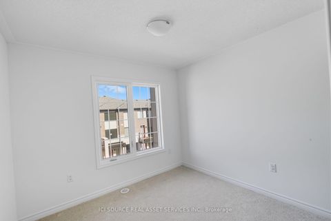 Photo 11 at 16 Pearen Lane, Rural Barrie Southwest, Barrie