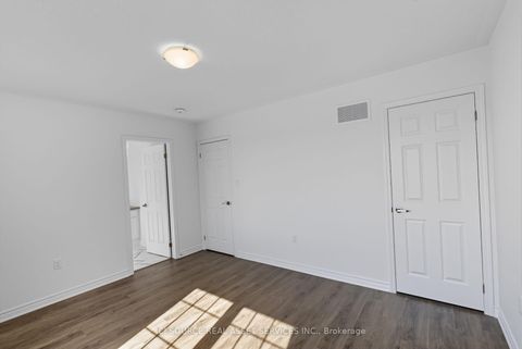 Photo 12 at 16 Pearen Lane, Rural Barrie Southwest, Barrie