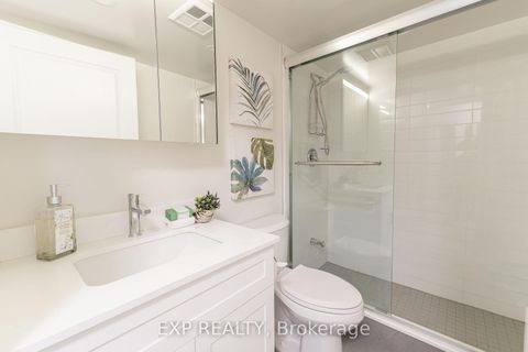 Photo 2 at 1603 - 801 Bay Street, Bay Street Corridor, Toronto