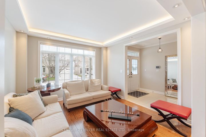 Photo 2 at 2098 Wildfel Way, BC Bronte Creek, Oakville