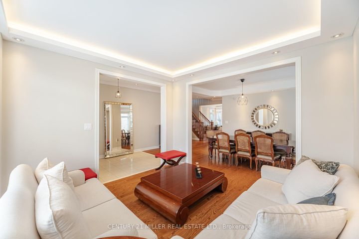 Photo 5 at 2098 Wildfel Way, BC Bronte Creek, Oakville