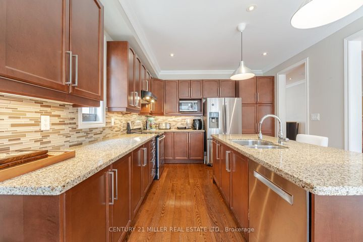 Photo 12 at 2098 Wildfel Way, BC Bronte Creek, Oakville