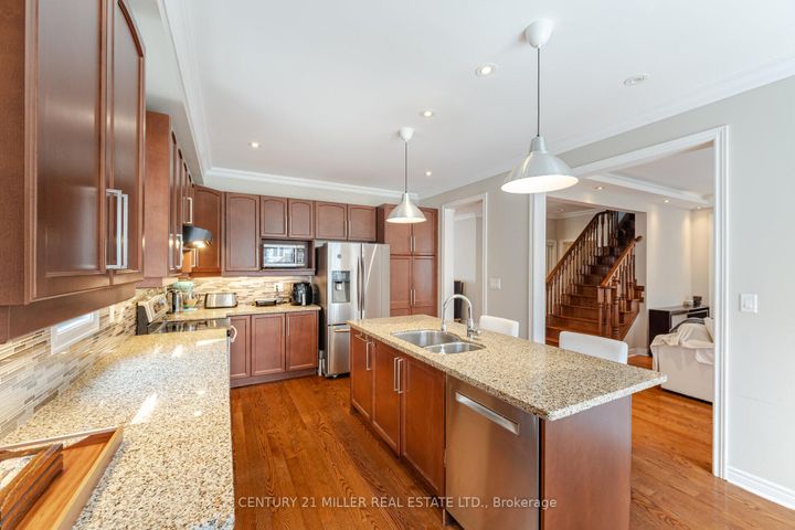 Photo 13 at 2098 Wildfel Way, BC Bronte Creek, Oakville