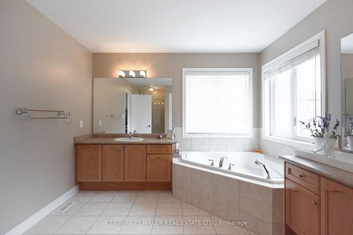 Photo 30 at 2098 Wildfel Way, BC Bronte Creek, Oakville