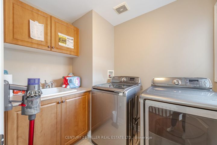 Photo 38 at 2098 Wildfel Way, BC Bronte Creek, Oakville