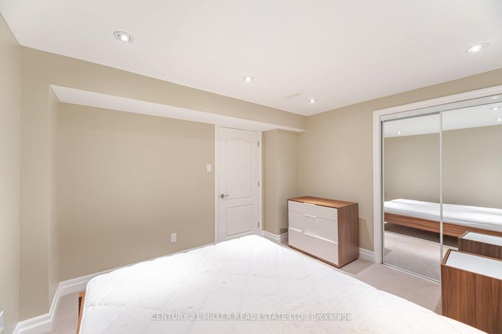 Photo 40 at 2098 Wildfel Way, BC Bronte Creek, Oakville