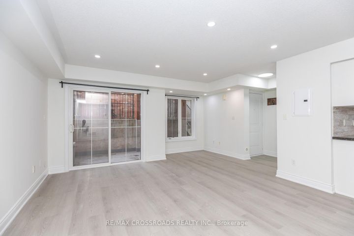 Photo 10 at 16 - 2460 Post Road, RO River Oaks, Oakville