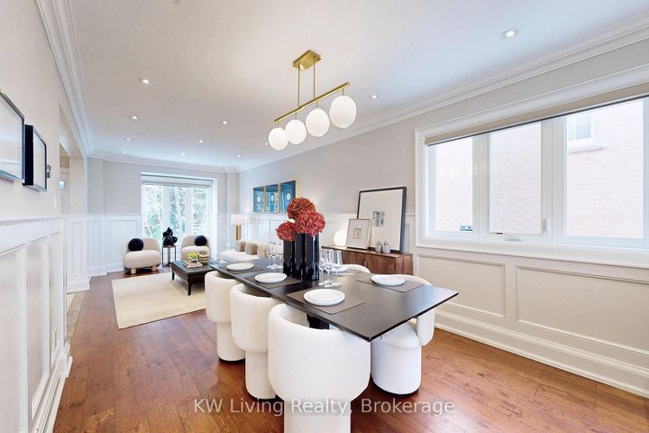 Photo 1 at 29 Mayfair Court, Bayview Hill, Richmond Hill