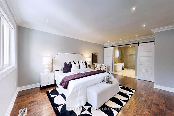 Photo 15 at 29 Mayfair Court, Bayview Hill, Richmond Hill