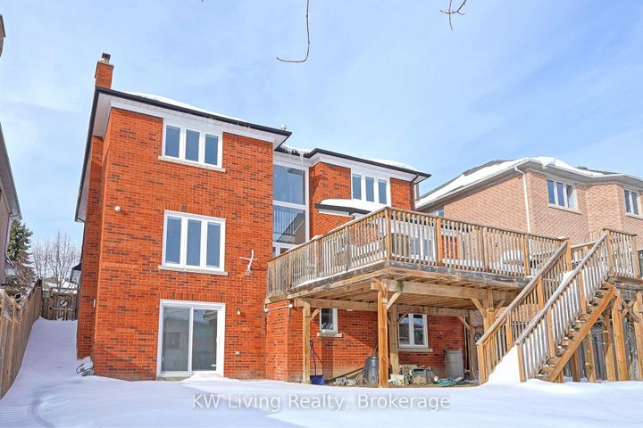 Photo 31 at 29 Mayfair Court, Bayview Hill, Richmond Hill