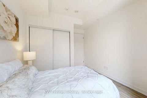 Photo 9 at 212 - 6 David Eyer Road, Rural Richmond Hill, Richmond Hill