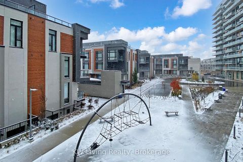 Photo 16 at 212 - 6 David Eyer Road, Rural Richmond Hill, Richmond Hill