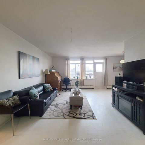 Photo 4 at 703 - 825 Kennedy Road, Ionview, Toronto