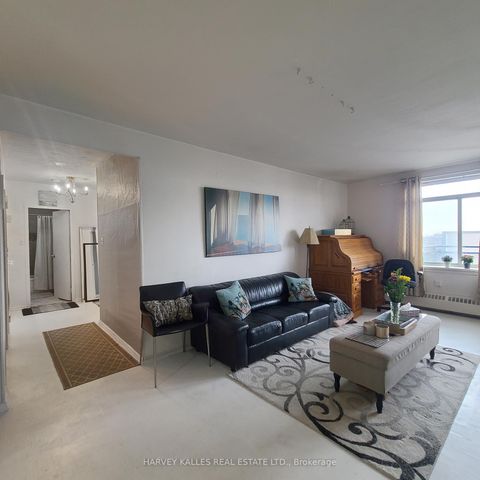 Photo 5 at 703 - 825 Kennedy Road, Ionview, Toronto