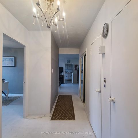 Photo 13 at 703 - 825 Kennedy Road, Ionview, Toronto