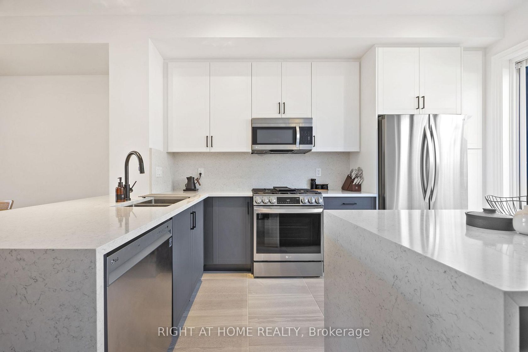 21 - 10 Lunar Crescent, Streetsville, Mississauga 